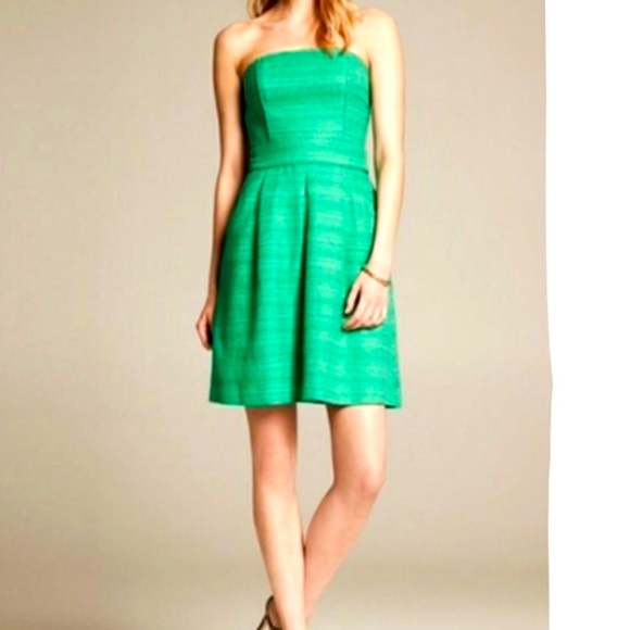 Banana Republic Dresses & Skirts - Banana Republic Woven Strapless Green Dress Size 10